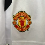 Manchester United 2002-04 Home Retro Kids Kit - Image 4