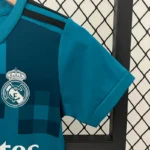 Real Madrid 2017-18 Second Away Retro Kids Kit - Image 5