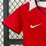 Manchester United 2005-06 Home Retro Kids Kit - Image 5