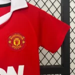Manchester United 2010-11 Home Retro Kids Kit - Image 5