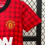 Manchester United 2012-13 Home Retro Kids Kit - Image 5