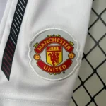 Manchester United 2010-11 Home Retro Kids Kit - Image 6