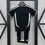 Real Madrid 2006-07 Away Retro Kids Kit - Image 8